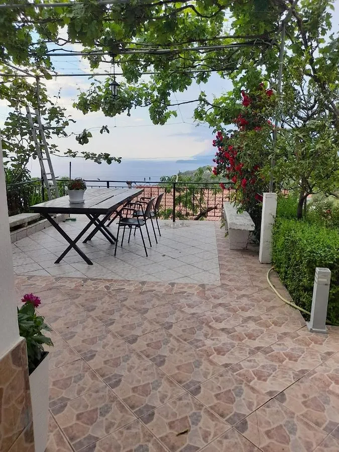 Lida'S House Hotel Lukove Guest house